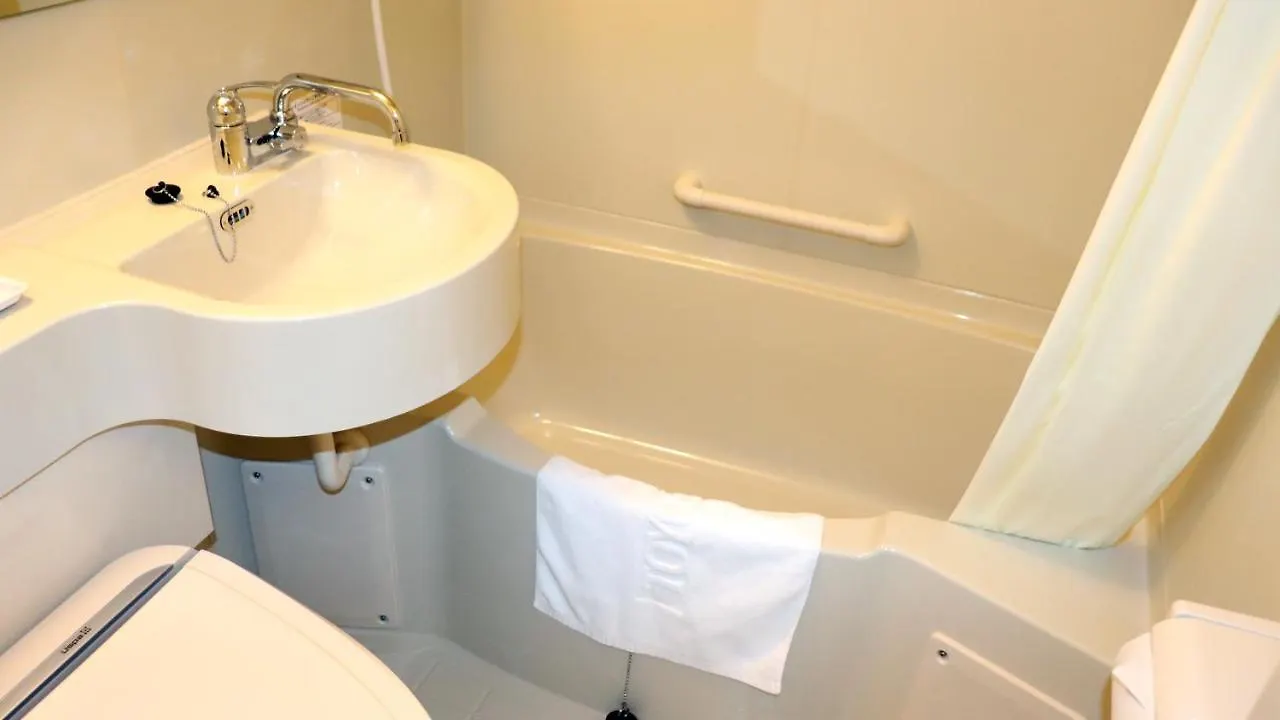 Toyoko Inn Shin-Osaka Higashi-Mikuni Ekimae 3*, Osaka