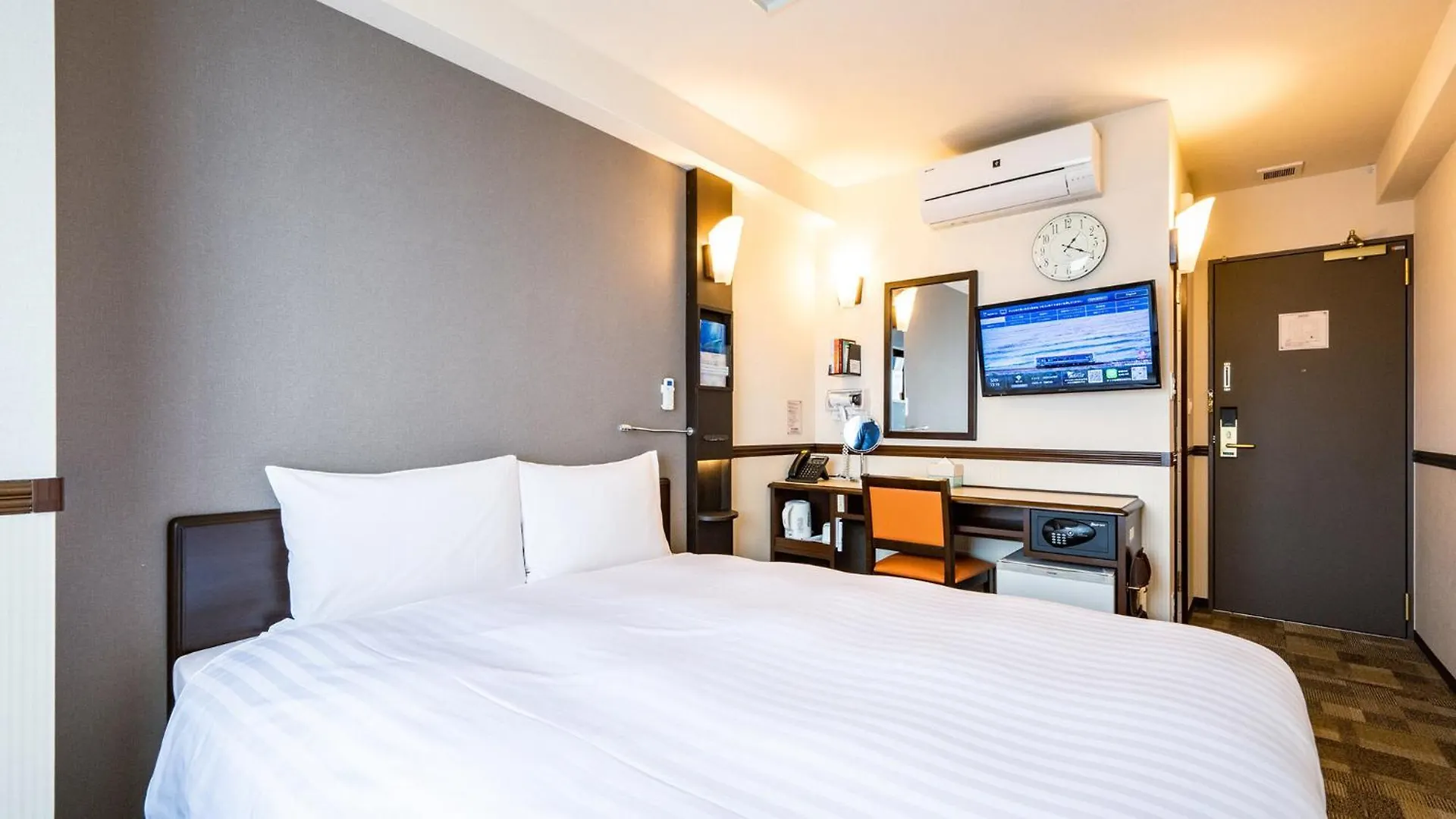 Toyoko Inn Shin-Osaka Higashi-Mikuni Ekimae Japan